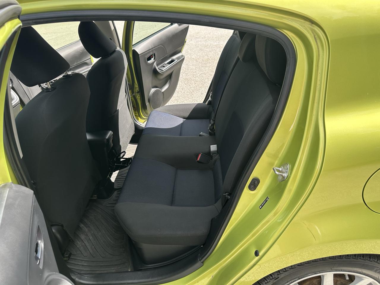 Toyota Prius c 5dr HB Three (Natl) 2015