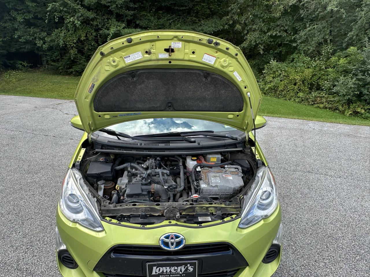 Toyota Prius c 5dr HB Three (Natl) 2015