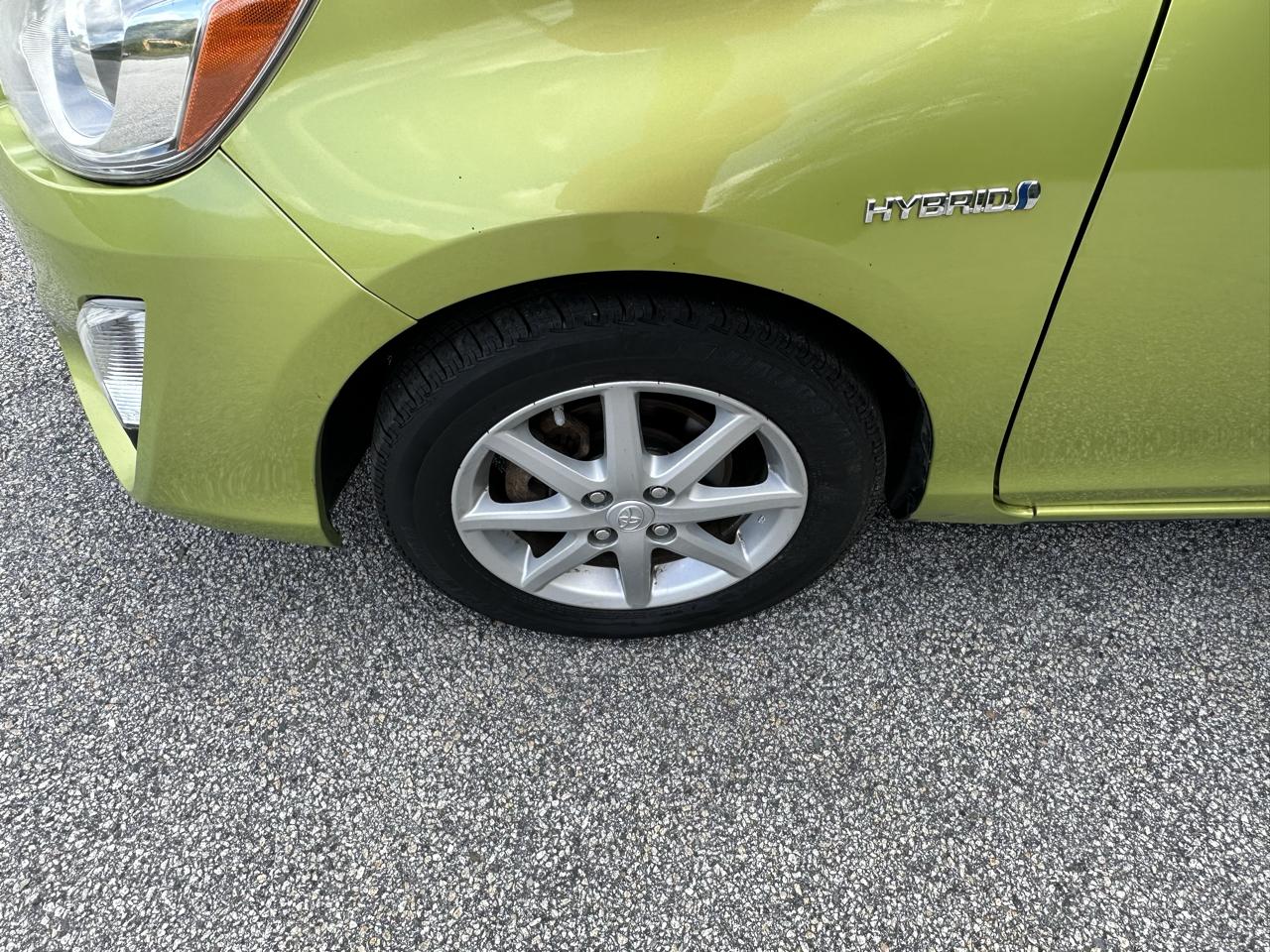 Toyota Prius c 5dr HB Three (Natl) 2015