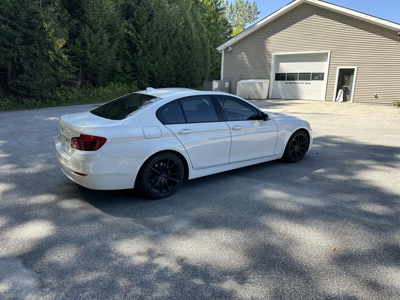 BMW 5 Series 4dr Sdn 528i xDrive AWD 2016