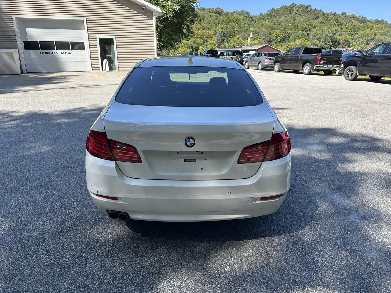BMW 5 Series 4dr Sdn 528i xDrive AWD 2016