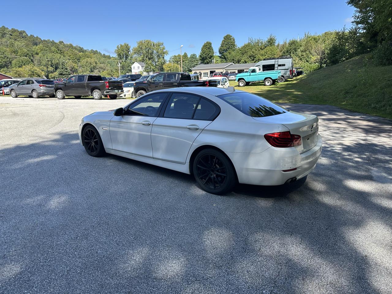 BMW 5 Series 4dr Sdn 528i xDrive AWD 2016