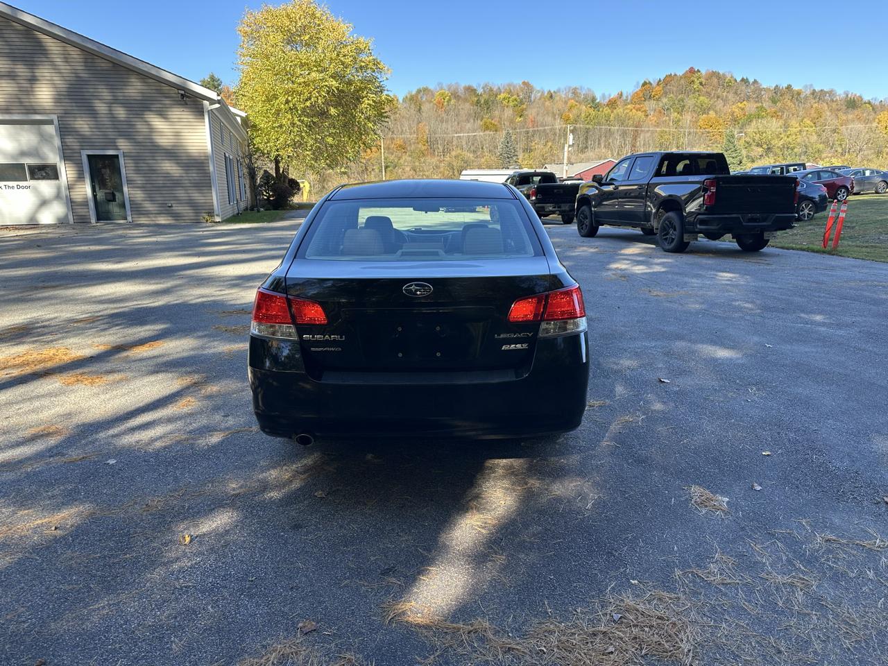 Subaru Legacy 4dr Sdn H4 Auto 2.5i Prem AWP 2011