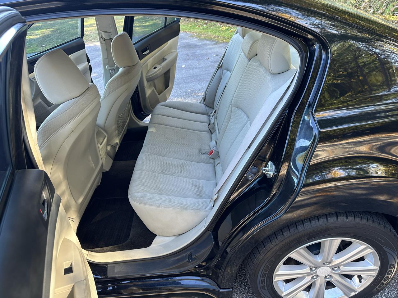 Subaru Legacy 4dr Sdn H4 Auto 2.5i Prem AWP 2011