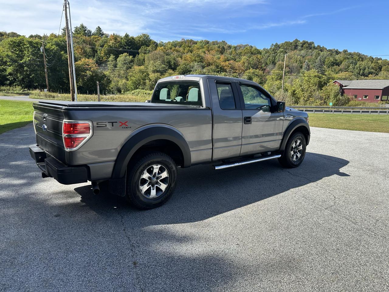 Ford F-150 4WD SuperCab 145" STX 2013