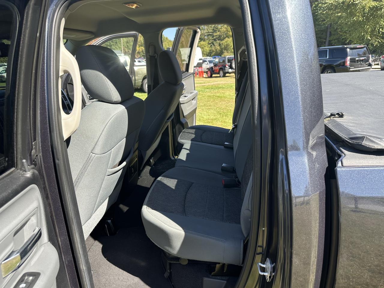 RAM 1500 4WD Quad Cab 140.5" Big Horn 2014
