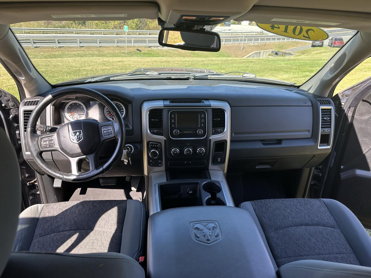 RAM 1500 4WD Quad Cab 140.5" Big Horn 2014