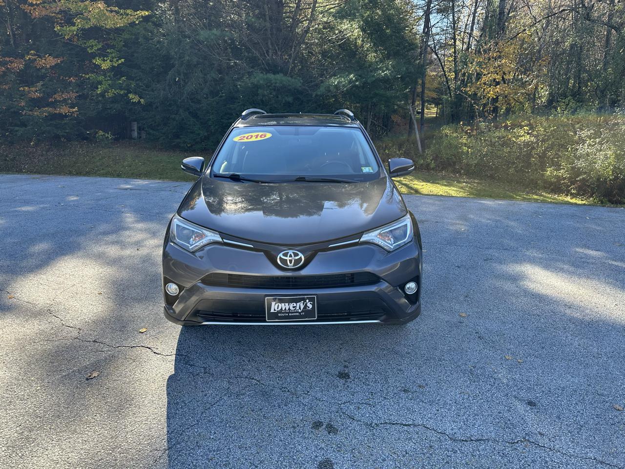 Toyota RAV4 AWD 4dr XLE (Natl) 2016