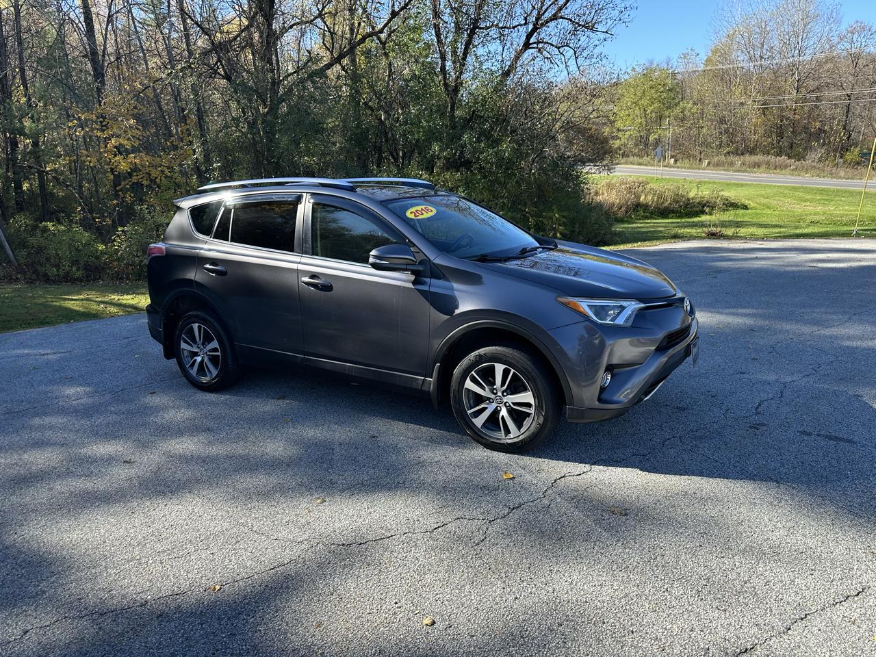 Toyota RAV4 AWD 4dr XLE (Natl) 2016