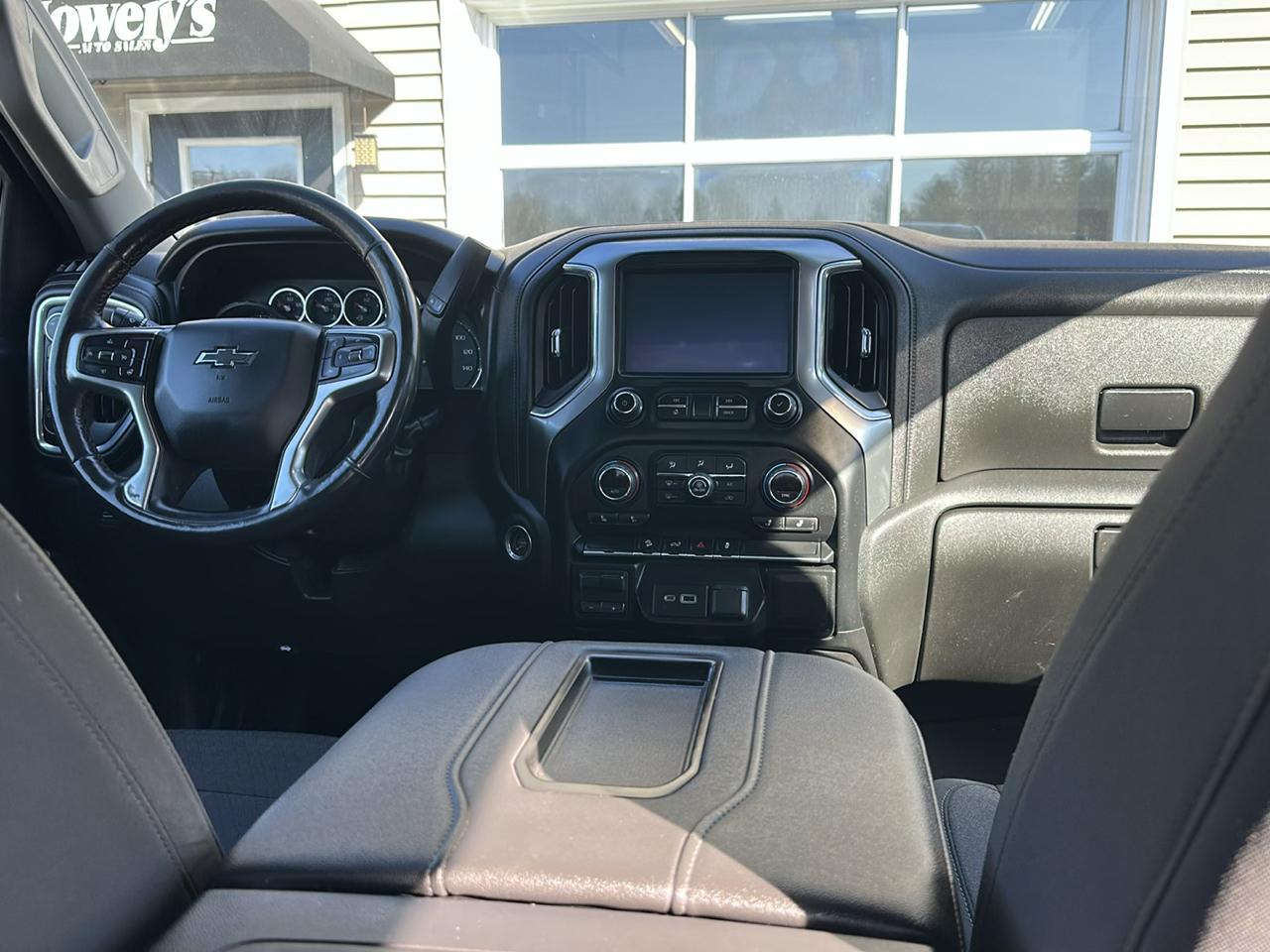 Chevrolet Silverado 1500 4WD Crew Cab 147" LT Trail Boss 2021
