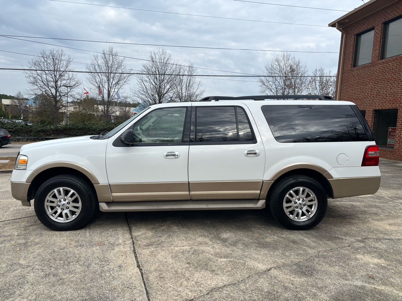 Ford Expedition EL XLT 2WD 2012