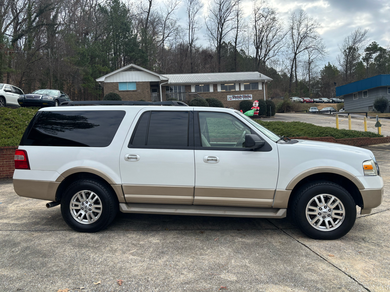 Ford Expedition EL XLT 2WD 2012