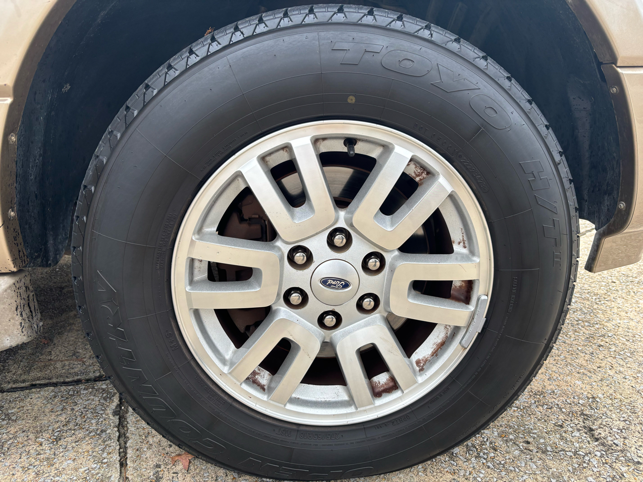 Ford Expedition EL XLT 2WD 2012