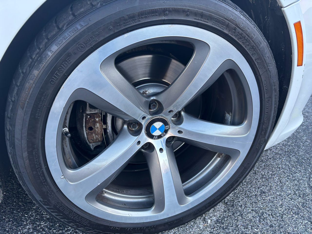 BMW 6-Series 650i Coupe 2010