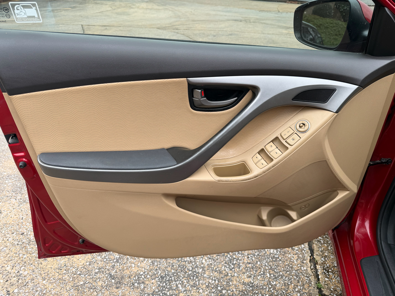 Hyundai Elantra GLS M/T 2013