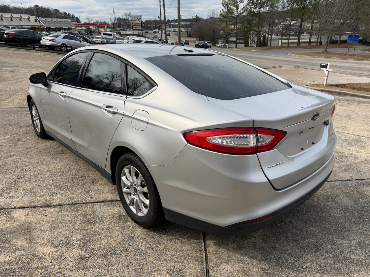 Ford Fusion S 2016