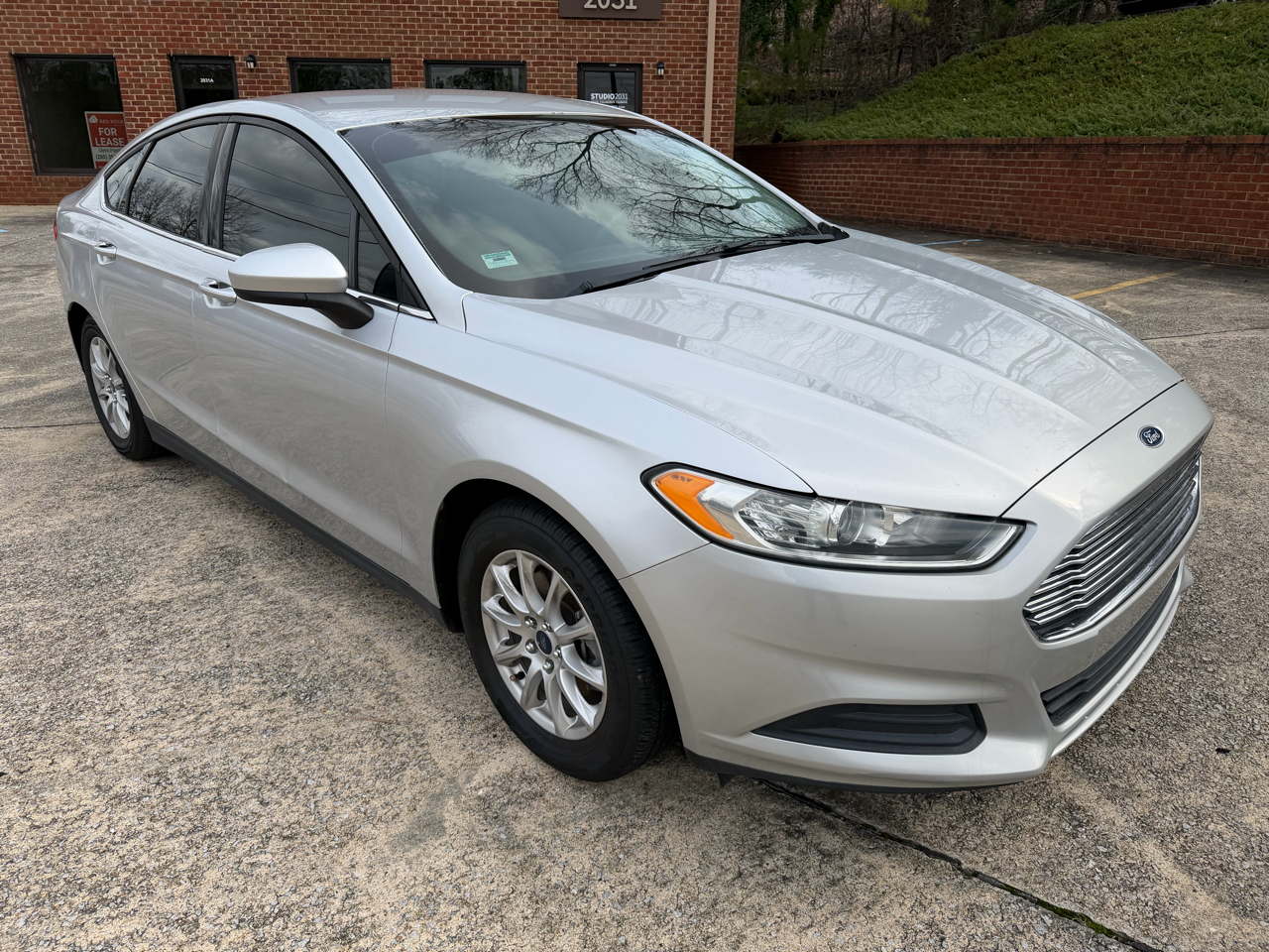 Ford Fusion S 2016