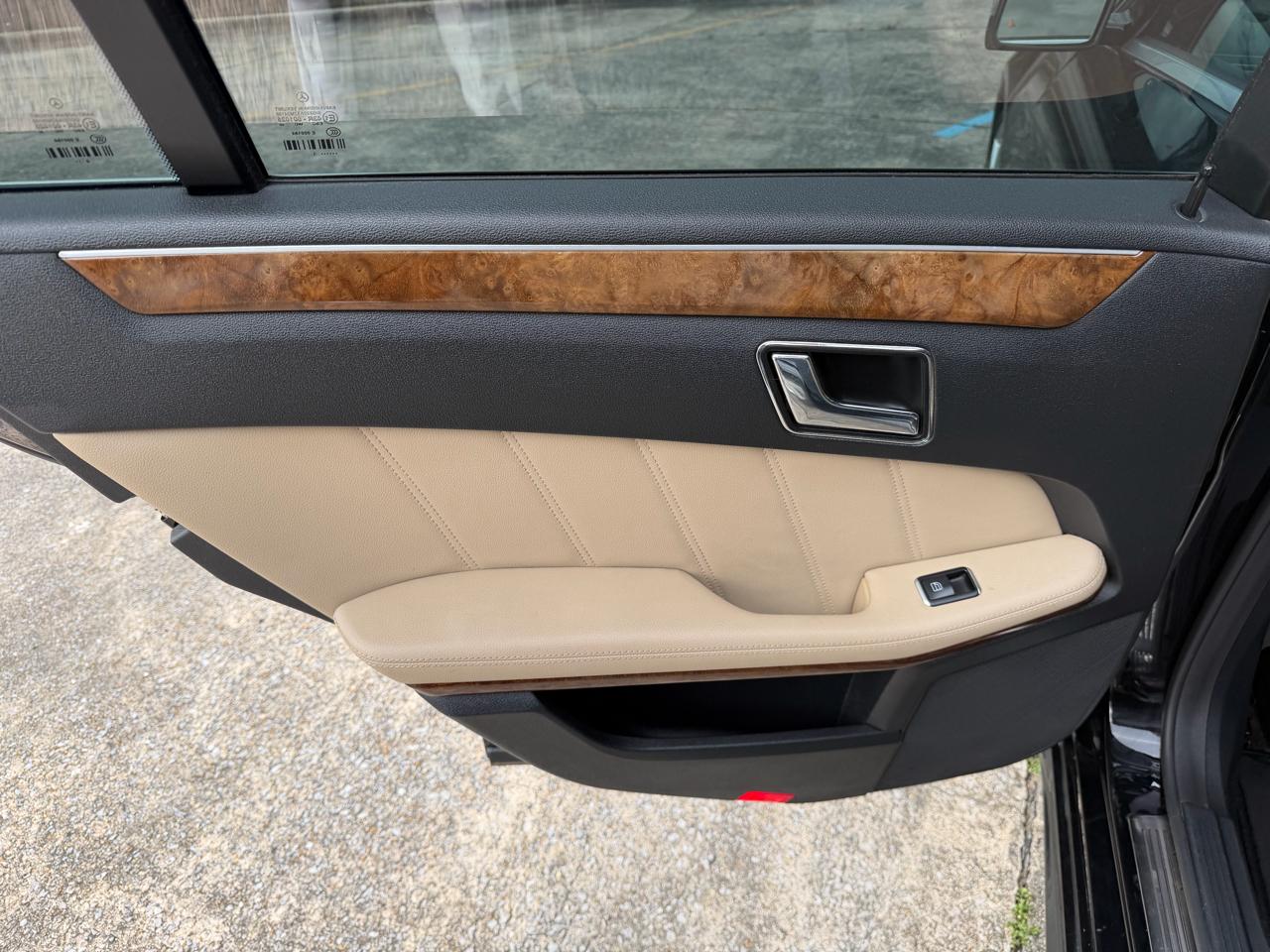 Mercedes-Benz E-Class E350 Sedan 4MATIC 2011