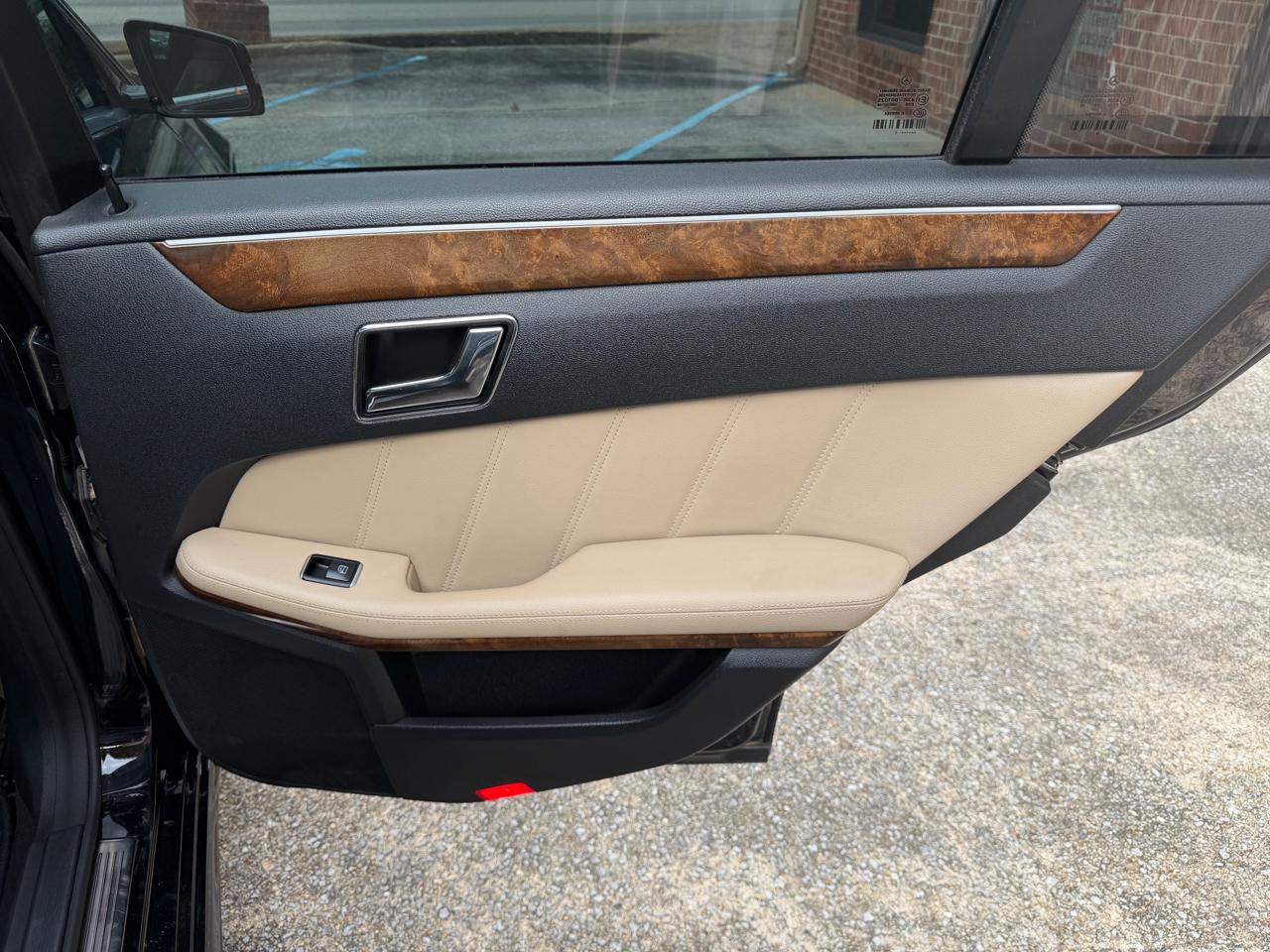 Mercedes-Benz E-Class E350 Sedan 4MATIC 2011