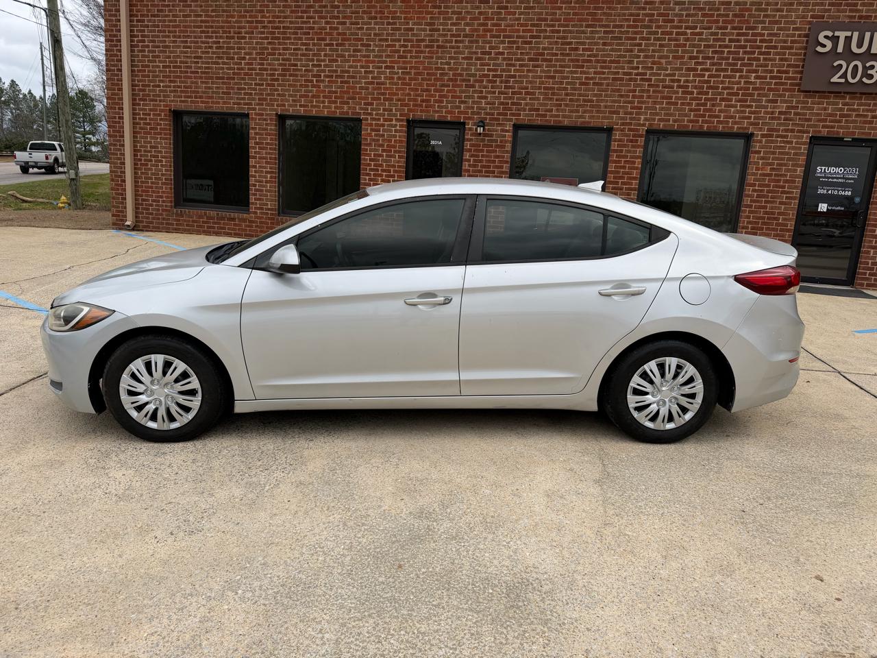 Hyundai Elantra SE 6AT 2017