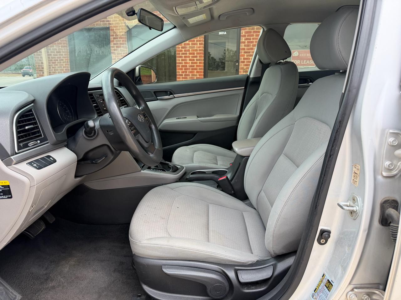 Hyundai Elantra SE 6AT 2017