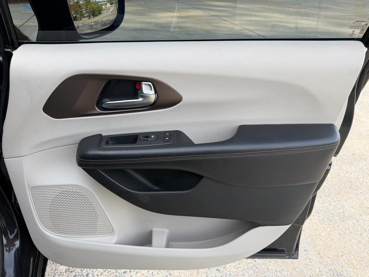 Chrysler Pacifica  2019