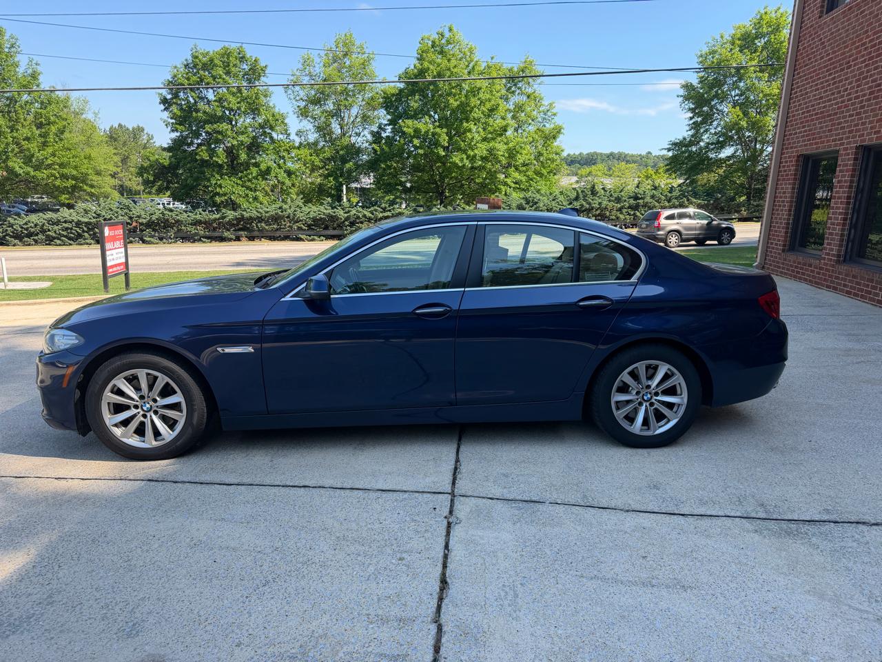 BMW 5-Series 528i 2015