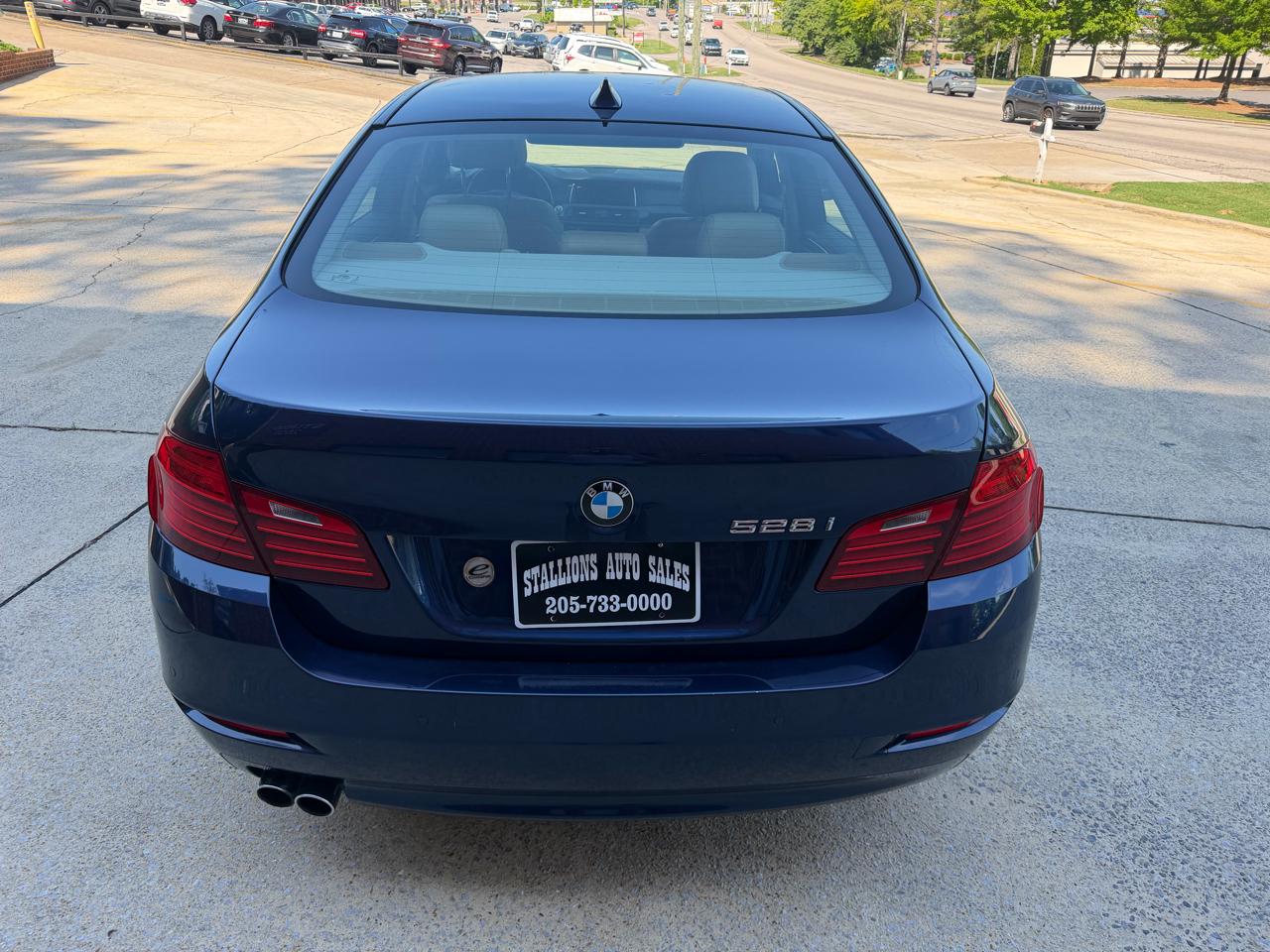 BMW 5-Series 528i 2015