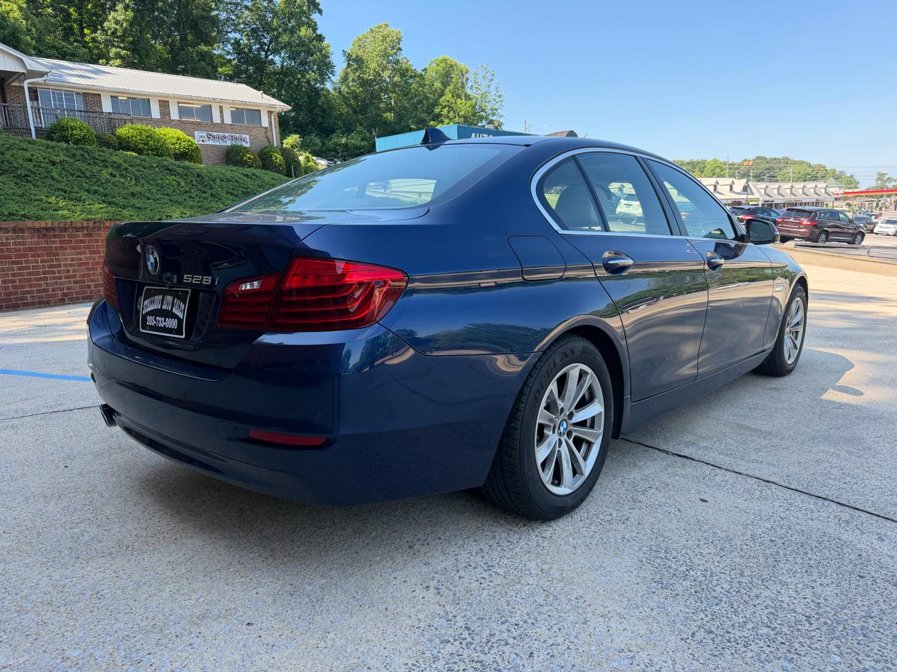 BMW 5-Series 528i 2015