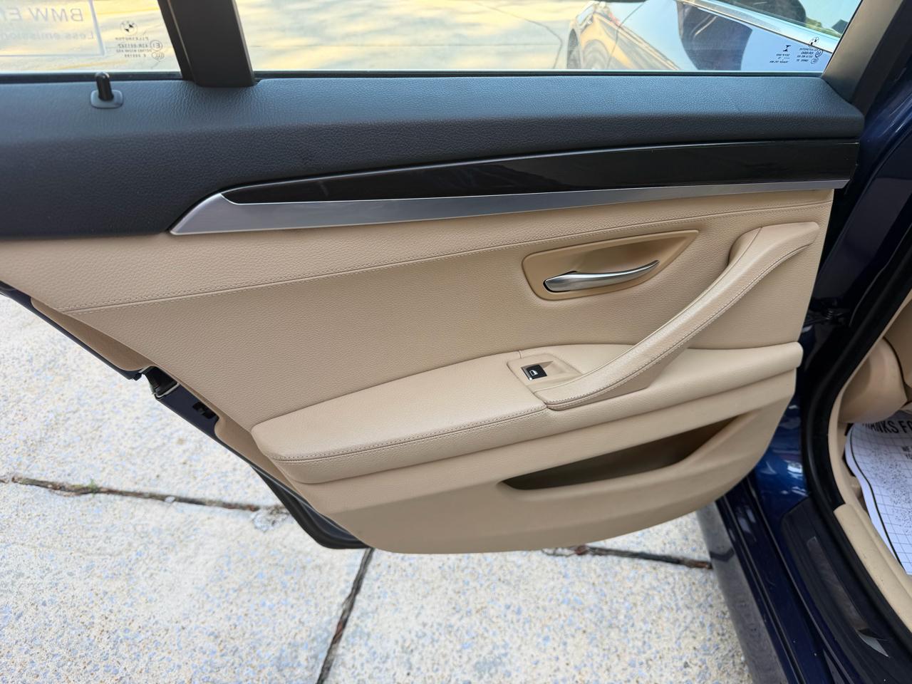BMW 5-Series 528i 2015