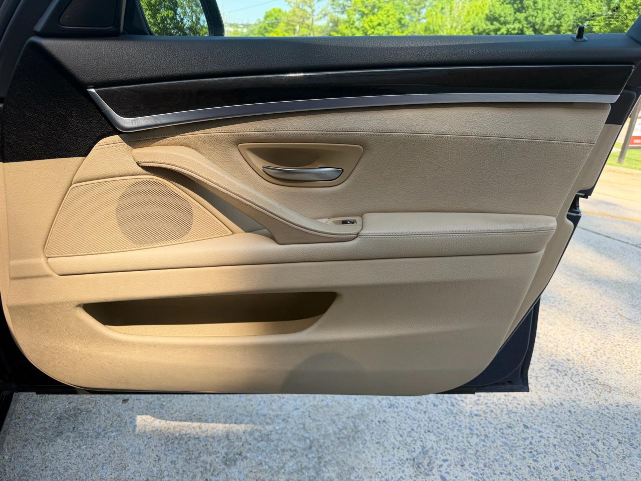 BMW 5-Series 528i 2015