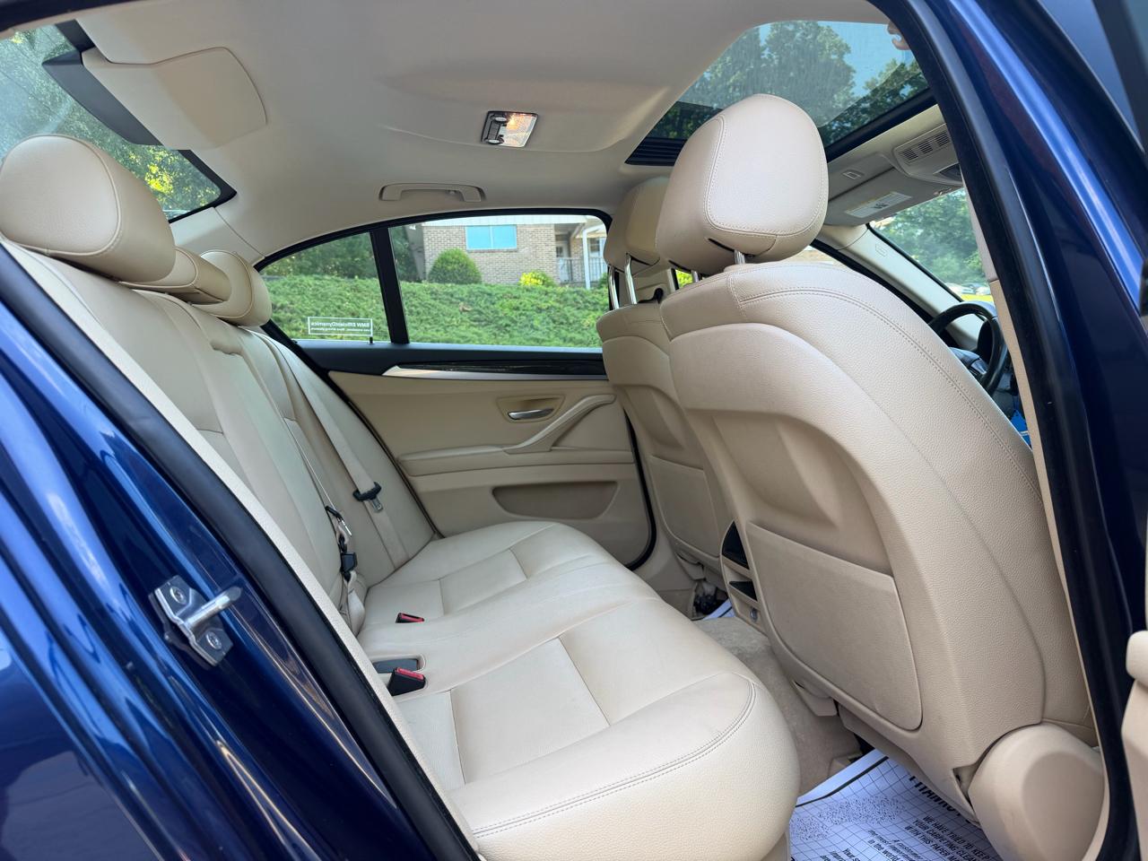 BMW 5-Series 528i 2015