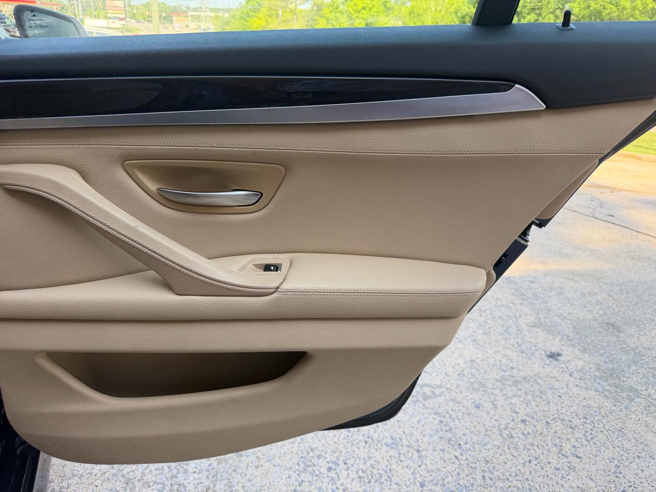 BMW 5-Series 528i 2015