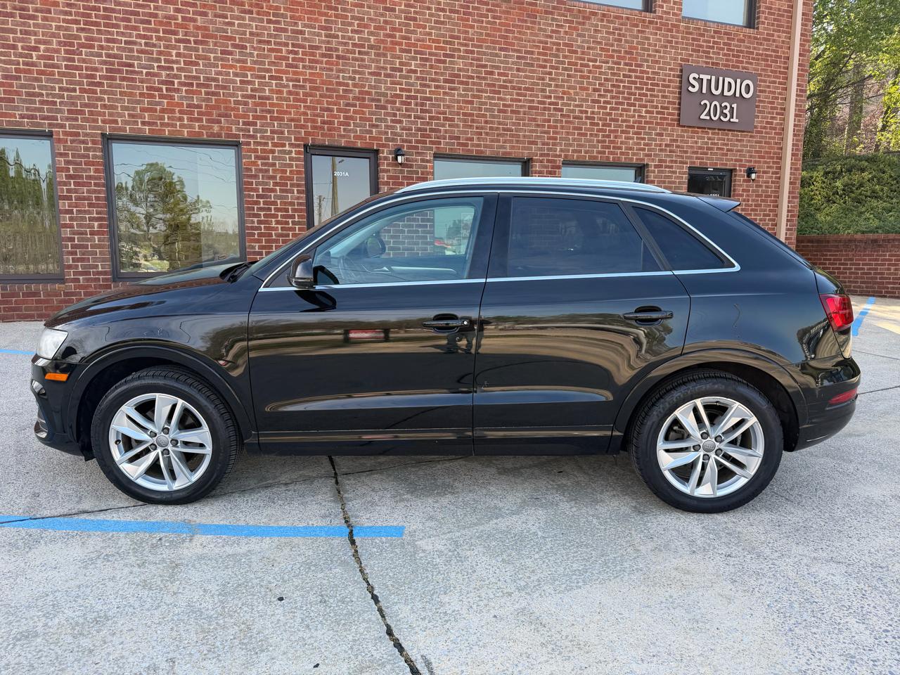 Audi Q3 2.0T quattro Premium Plus 2016