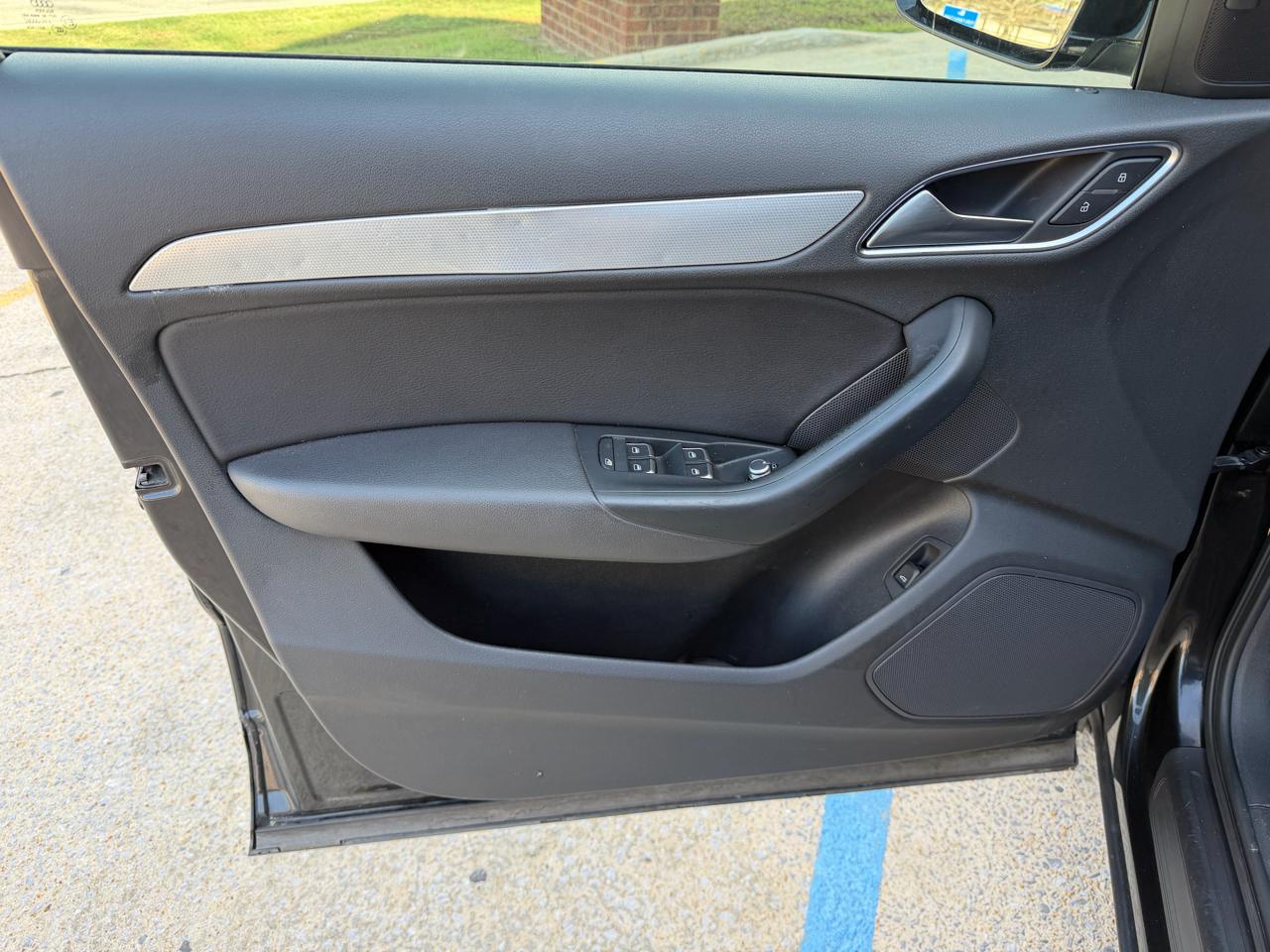 Audi Q3 2.0T quattro Premium Plus 2016