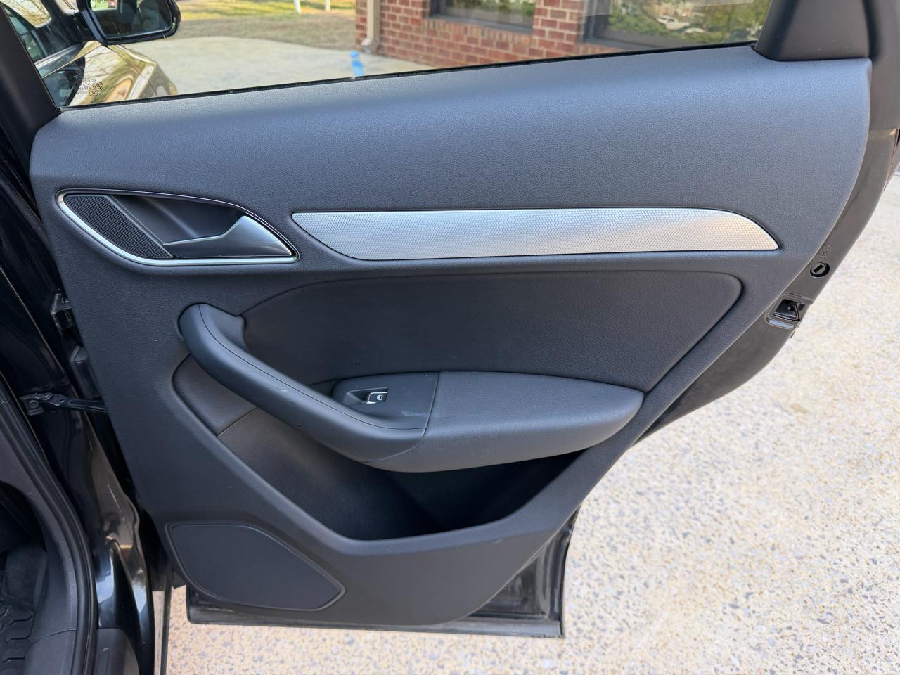 Audi Q3 2.0T quattro Premium Plus 2016