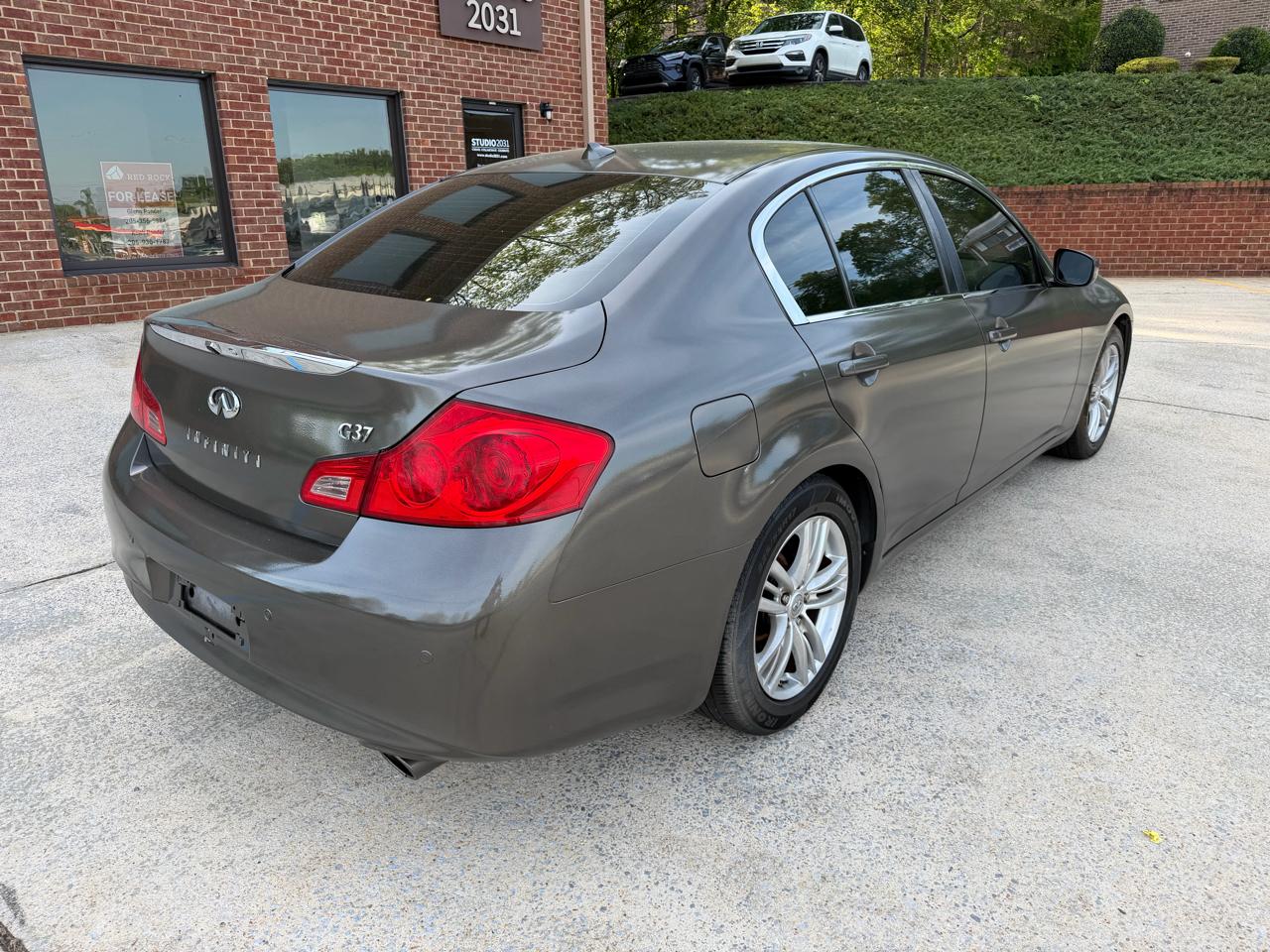 Infiniti G Sedan 37 Sport 6MT 2013