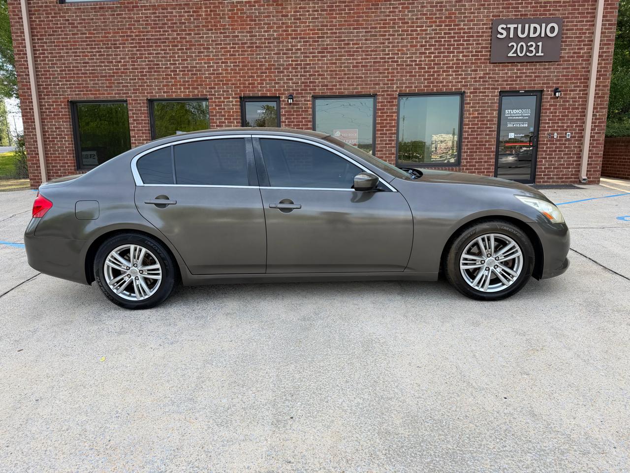 Infiniti G Sedan 37 Sport 6MT 2013