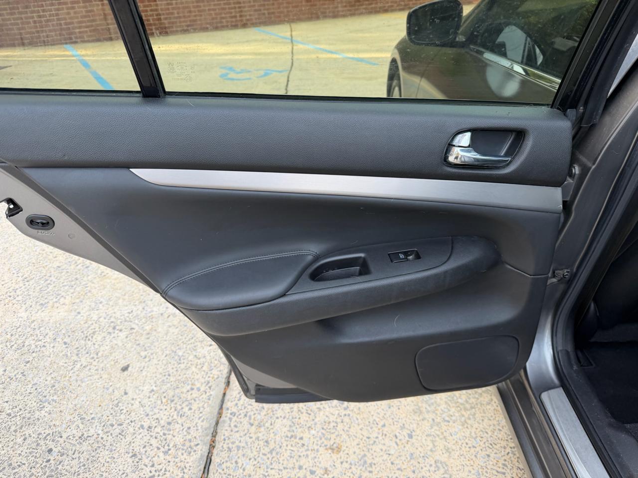 Infiniti G Sedan 37 Sport 6MT 2013