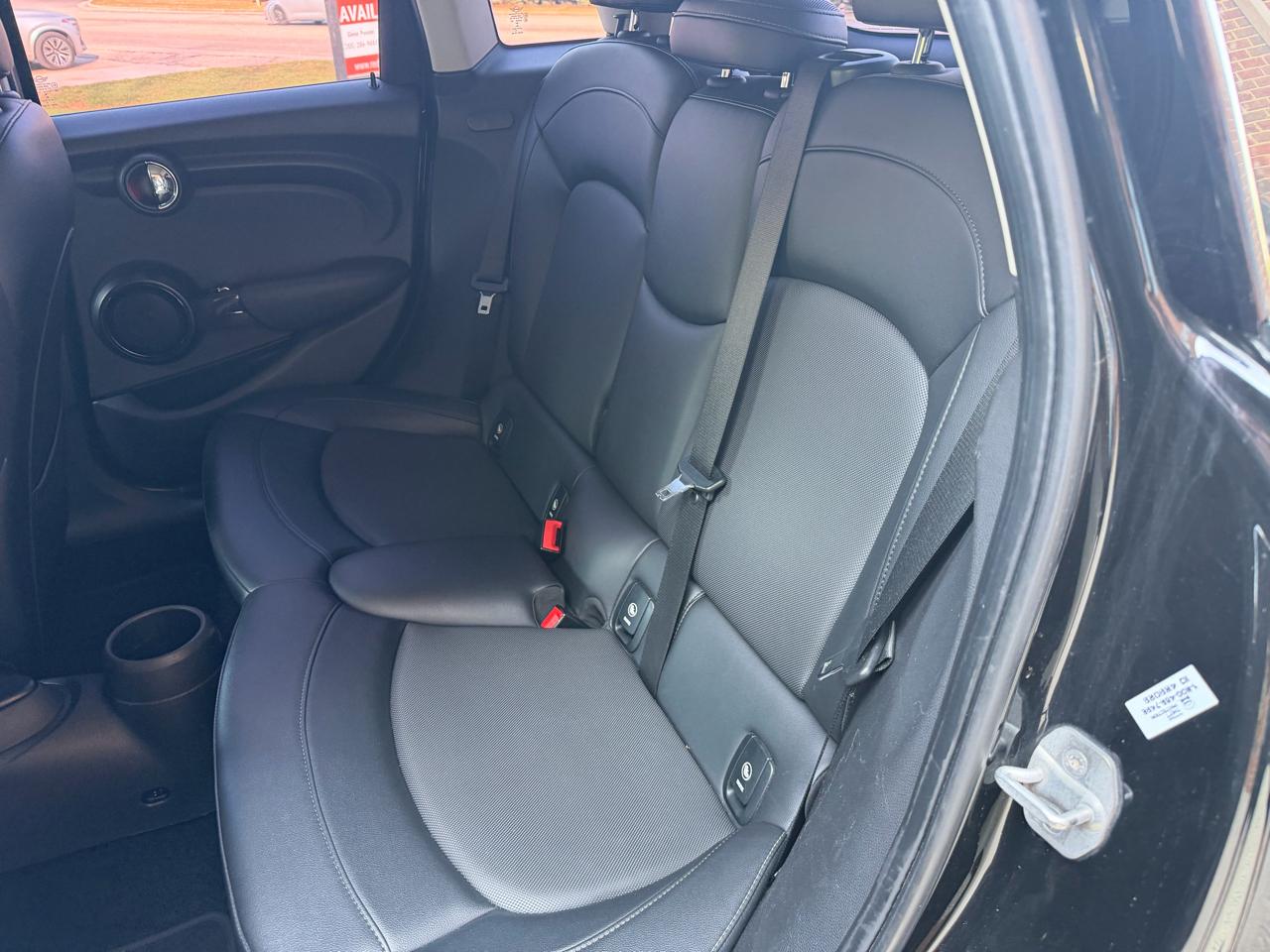 MINI Cooper Base 2015