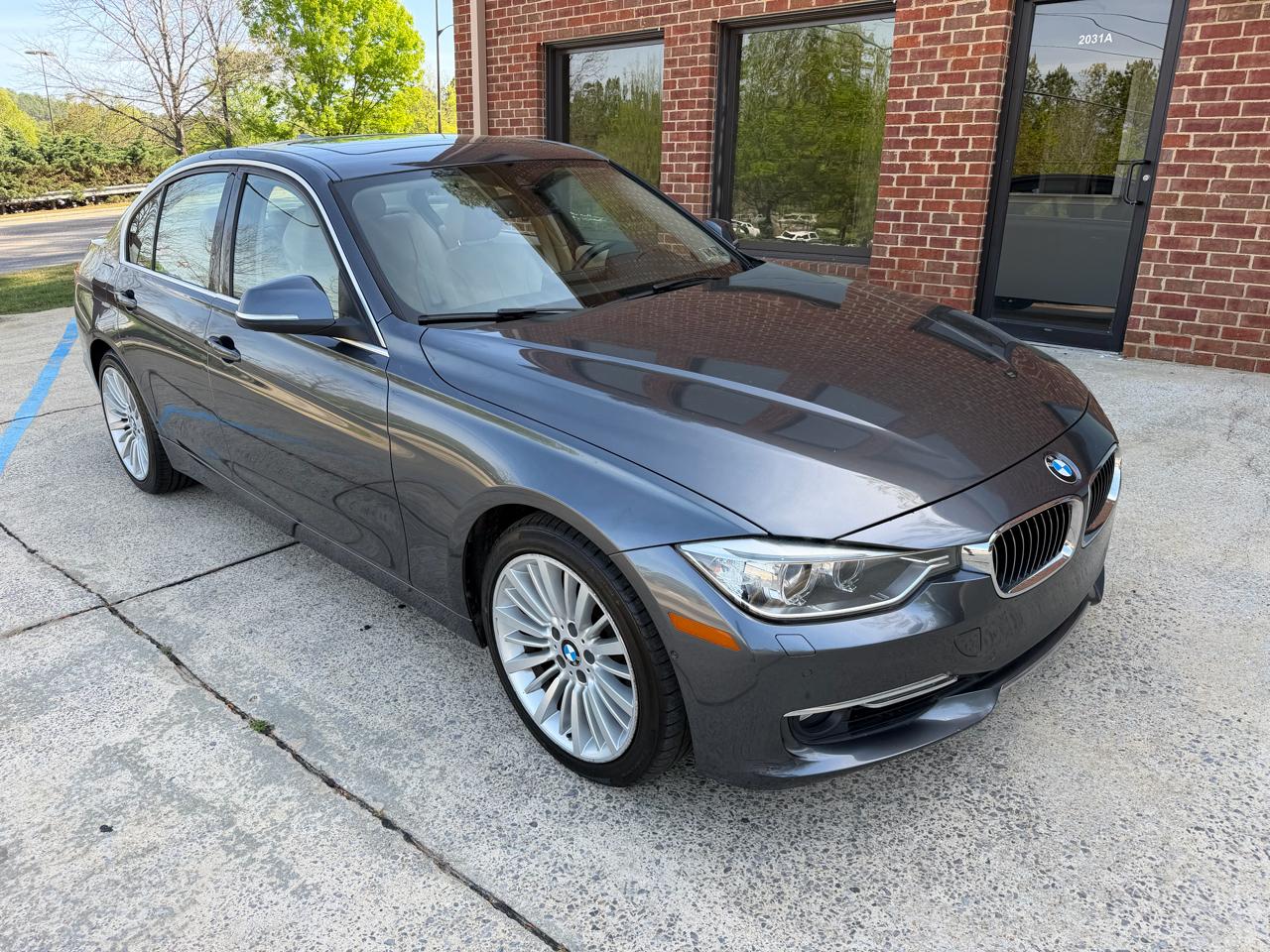 BMW 3-Series 335i xDrive Sedan 2013