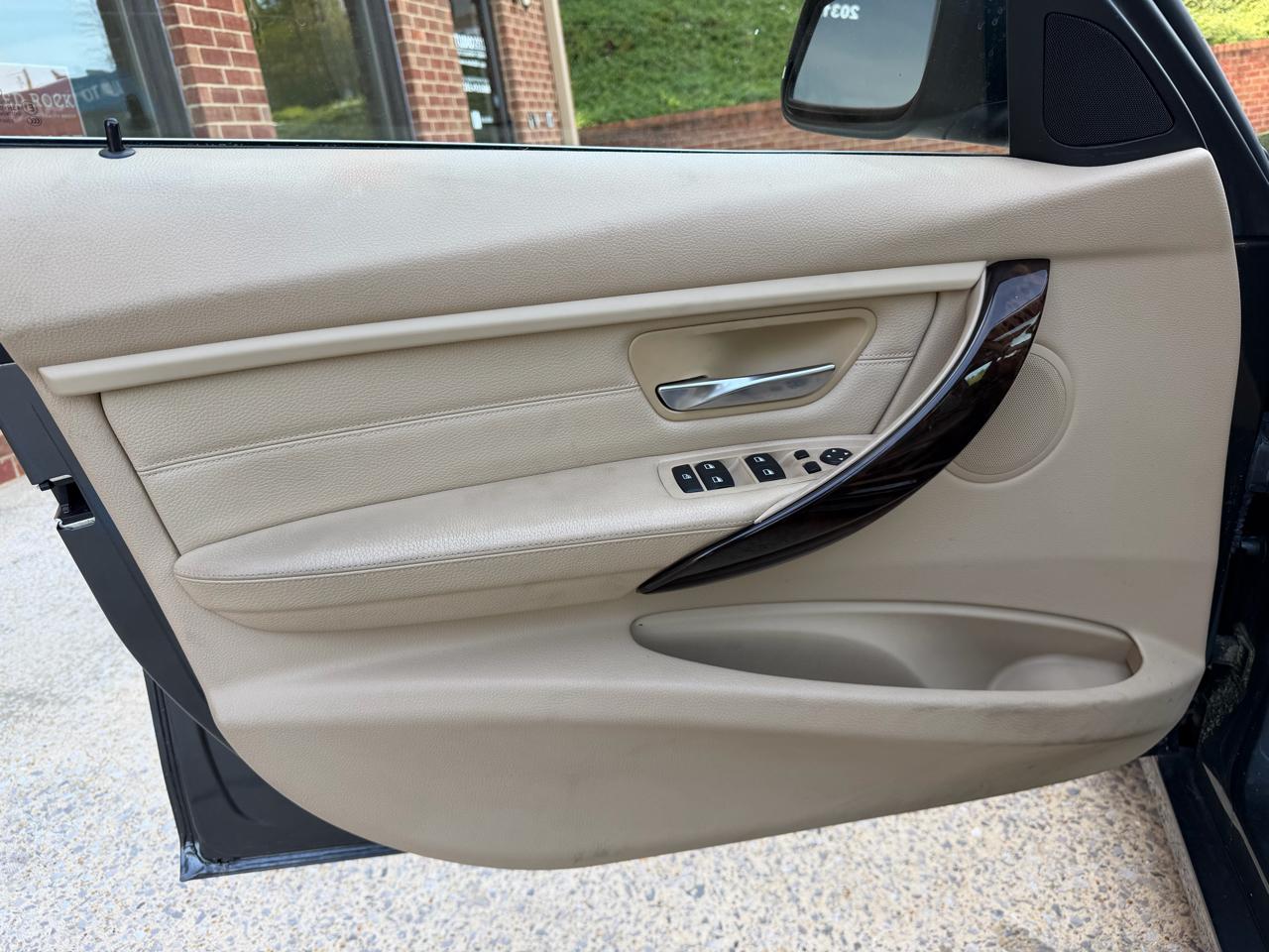 BMW 3-Series 335i xDrive Sedan 2013