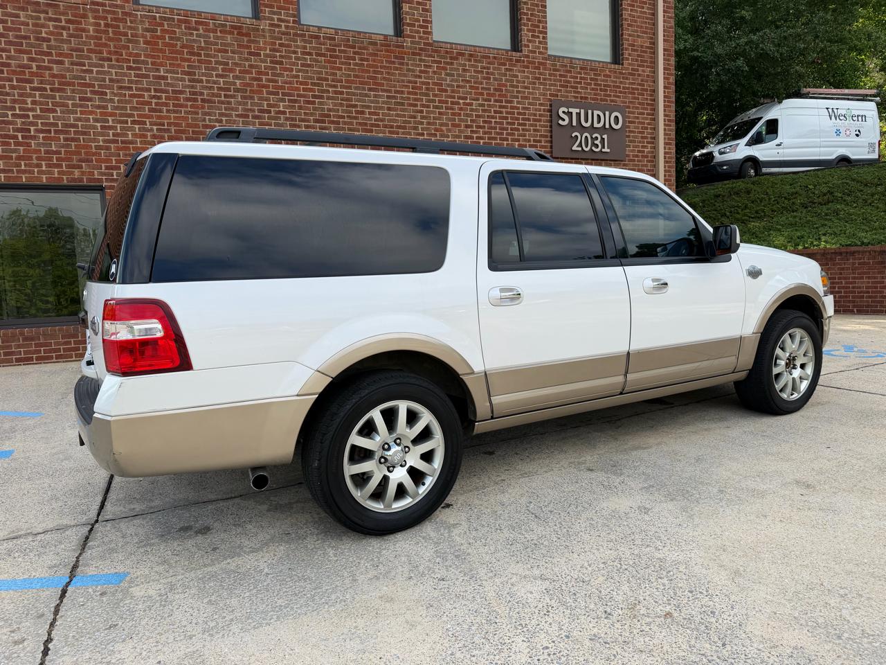 Ford Expedition EL XLT 2WD 2012