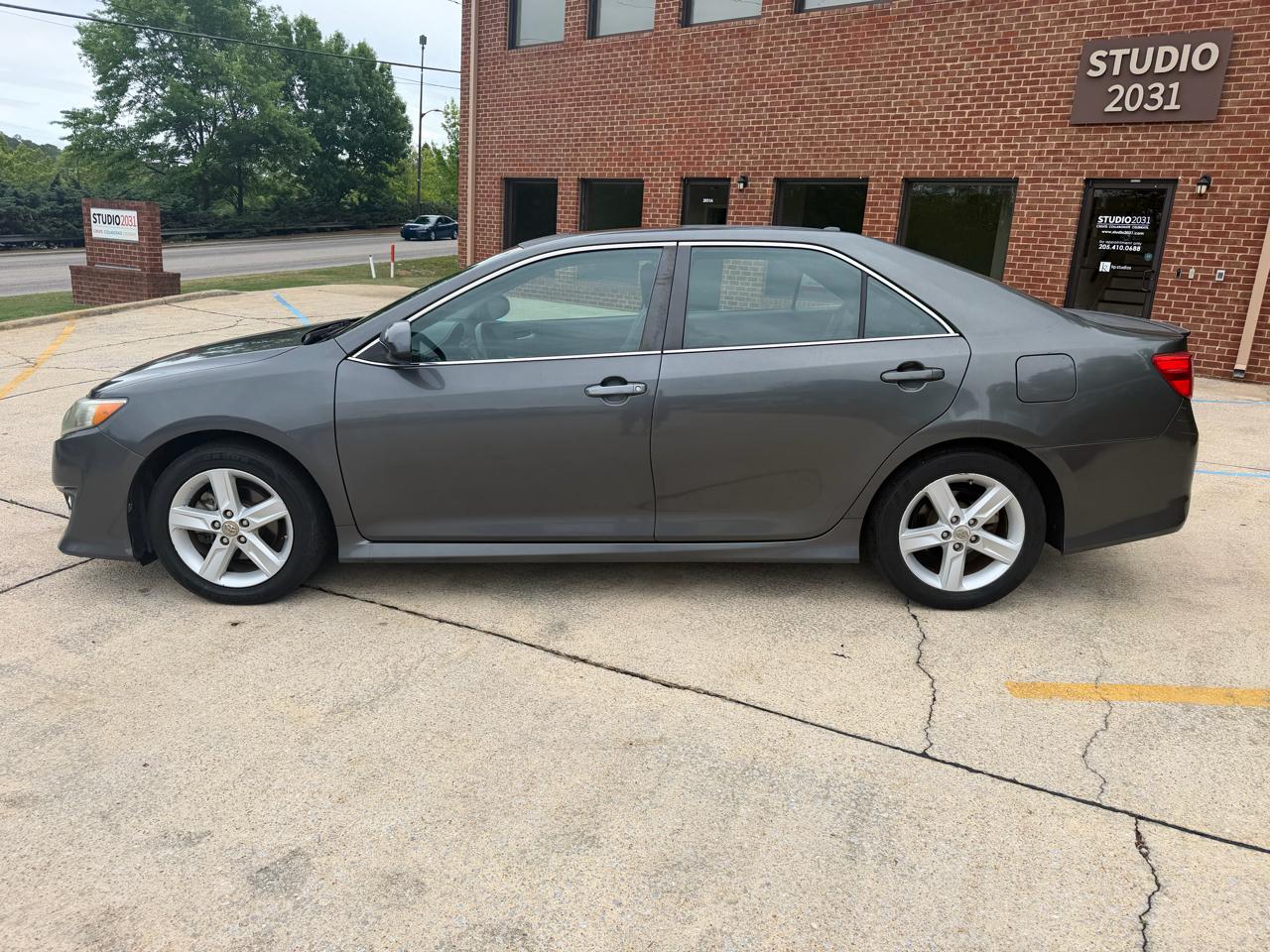 Toyota Camry SE 2012