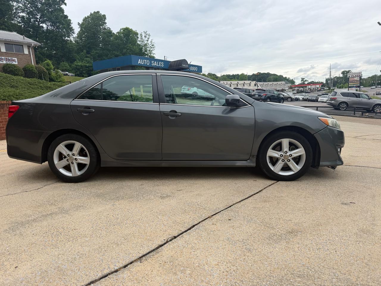 Toyota Camry SE 2012