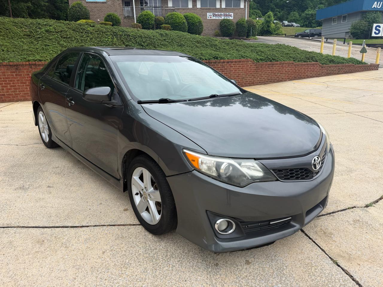 Toyota Camry SE 2012