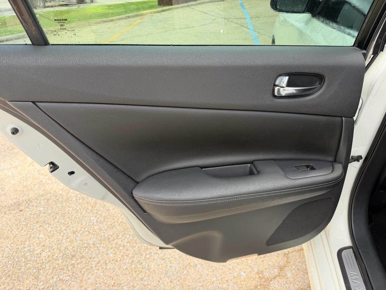 Nissan Maxima S 2013
