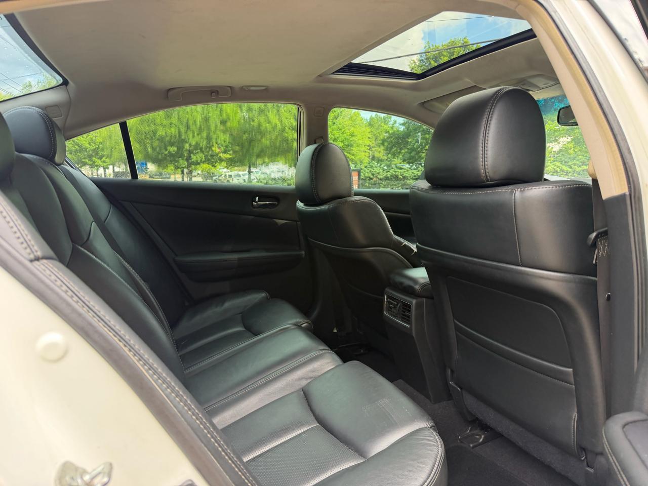 Nissan Maxima S 2013