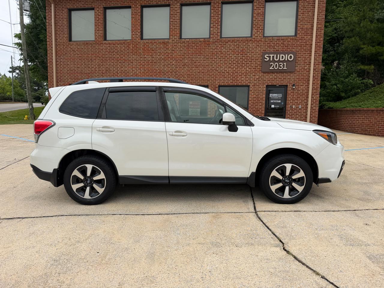 Subaru Forester 2.5i Premium PZEV CVT 2017