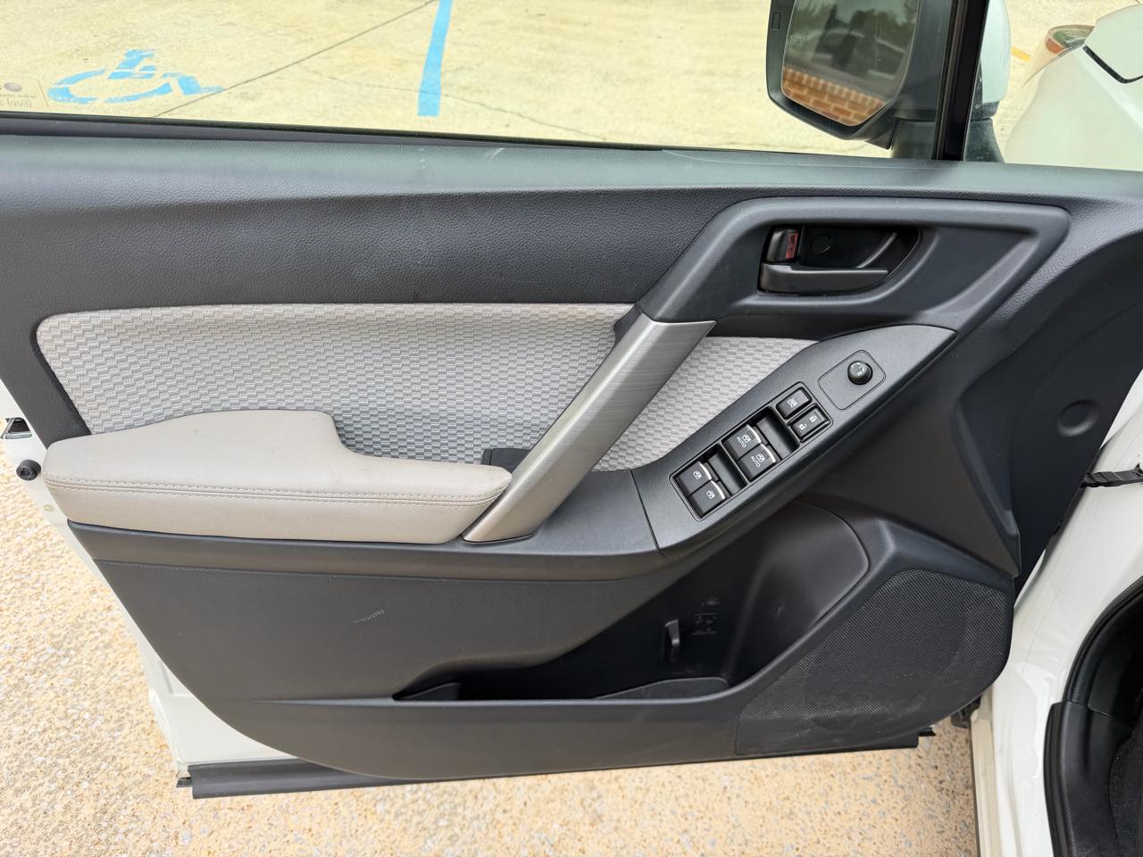 Subaru Forester 2.5i Premium PZEV CVT 2017